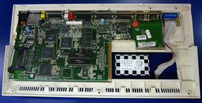 All maskinvaren til Amiga 1200 (utenom strømforsyningen) fikk plass i selve tastaturet. Bilde: Johann H. Addicks - addicks@gmx.net - Self-photographed, license underGFDL1.2 + CC-by-nc-nd/3.0, GFDL 1.2, https://commons.wikimedia.org/w/index.php?curid=5555712
