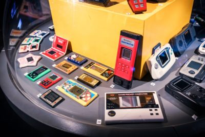 Det kom etter hvert mange håndholdte LCD-spill. Disse er utstilt på Game On-utstillingen på Teknisk Museum. Bilde: Kristian Foshaug.