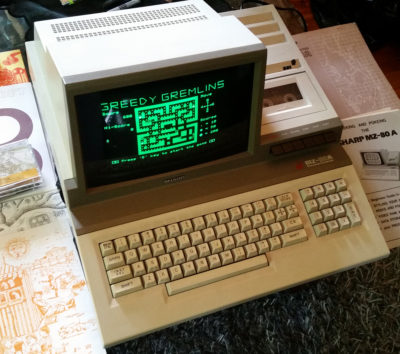 Min nye Sharp MZ-80A, med et spill jeg sikkert hadde elsket på åttitallet.