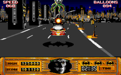 Tilbake i Gotham Citys gater, nå med batwingen i stedet for batmobilen.